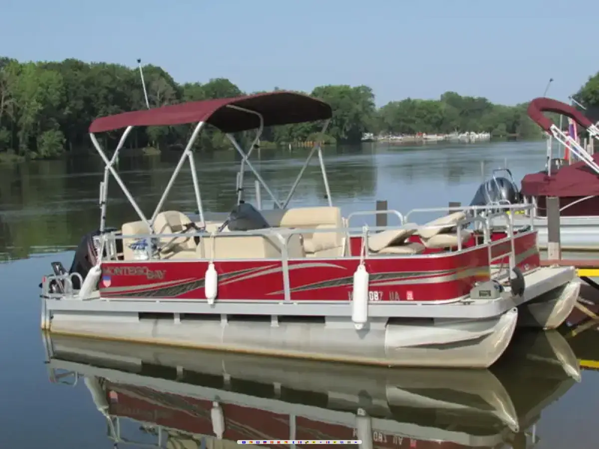 Montego Bay Pontoon F8518 Montego Bay Pontoon F8518