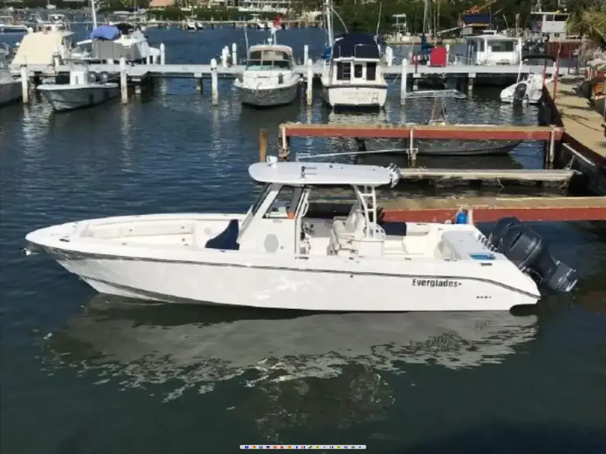 Everglades 325 CC 