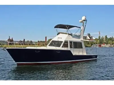 Island Pilot 395 Fast Planning Cross Over Trawler 