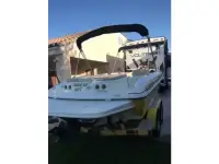 Glastron Deckboat DX 205