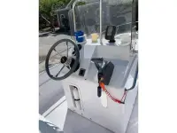 Boston Whaler Dauntless 