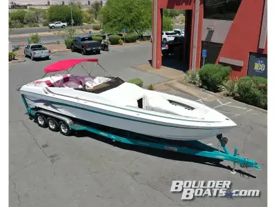 Hallett 340 MidCabin Open Bow 