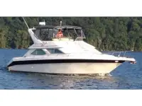 Sea Ray 440 Express Bridge 