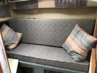 Sea Ray 390 Express Cruiser 