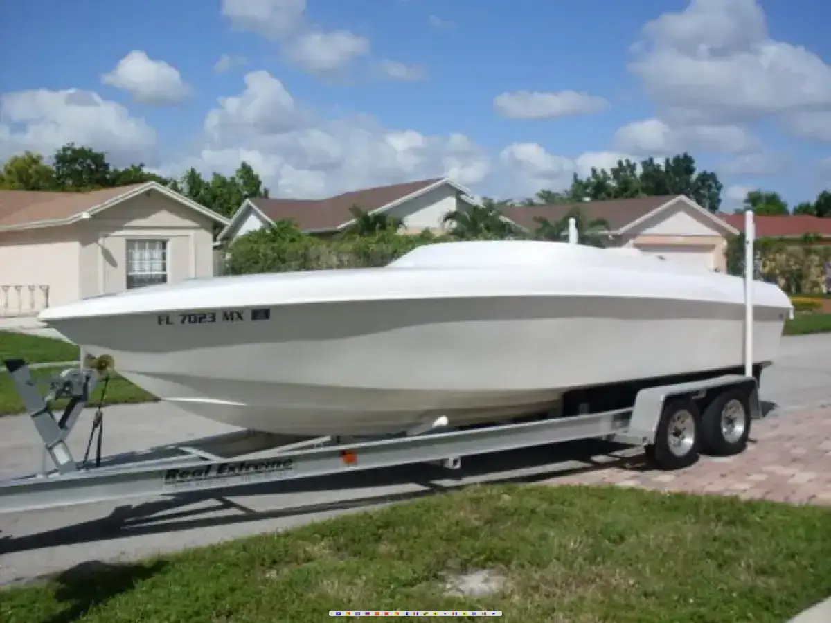 2006 Jaws 24 powerboat for sale in Florida