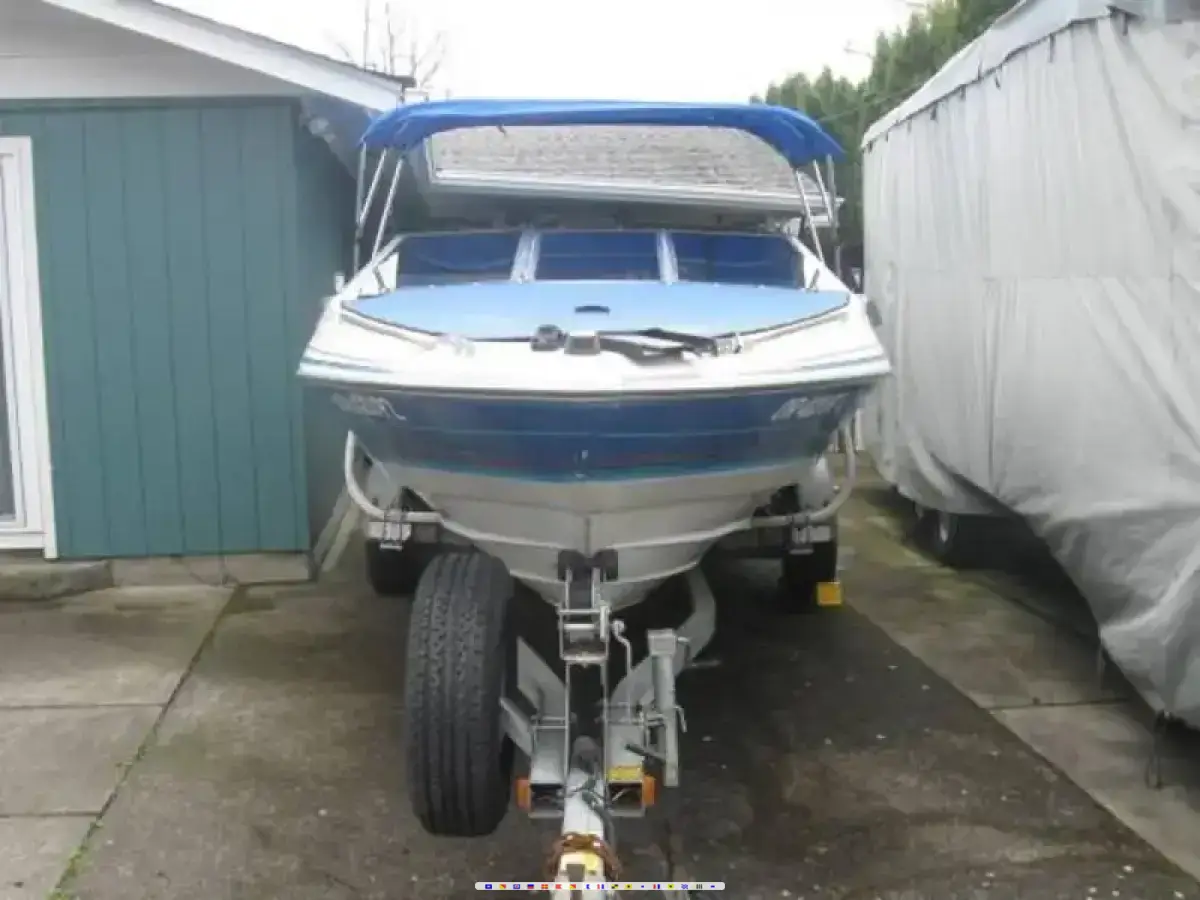 Bayliner Capri 