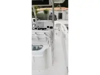 Sea Hunt Ultra 235SE