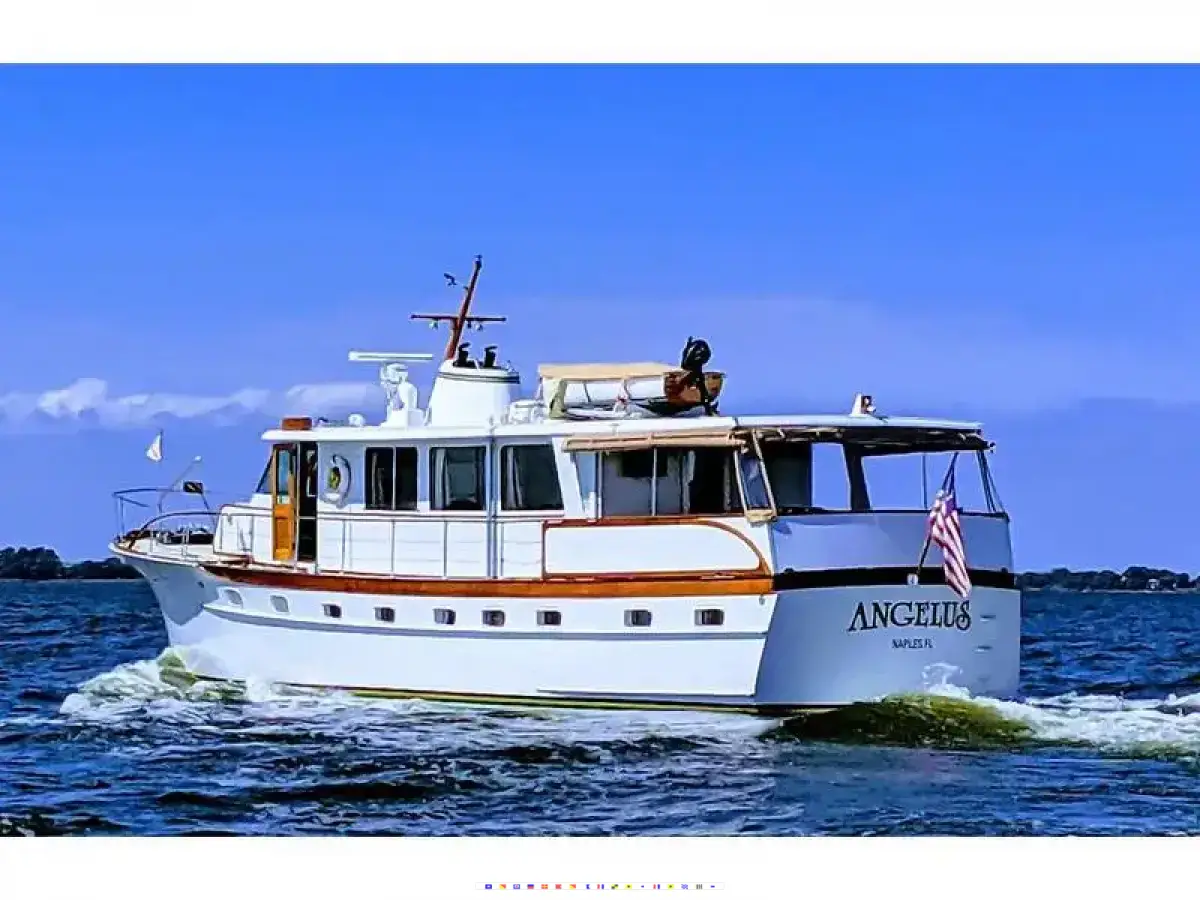 Trumpy Houseboat 