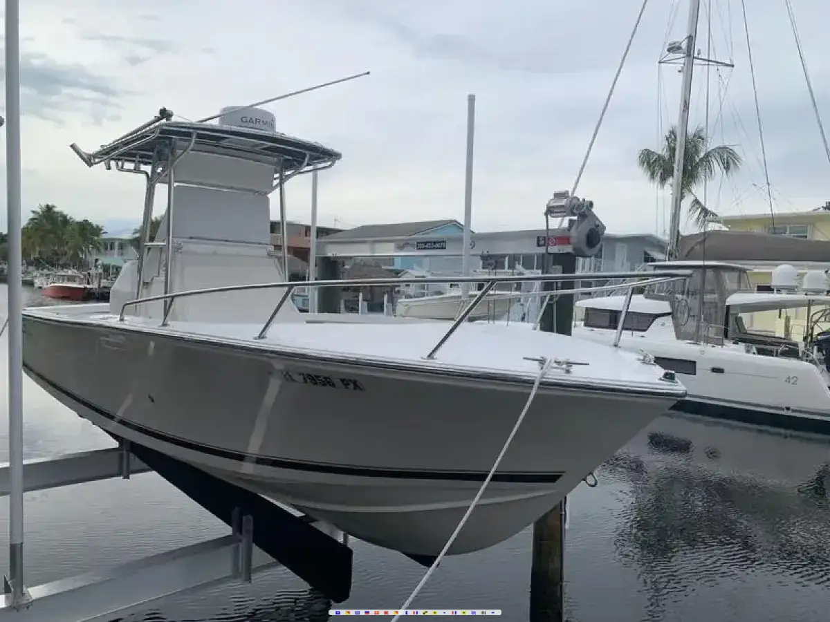 Albemarle 242 Center Console 