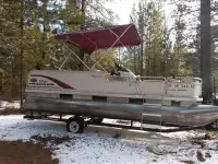 Sun Tracker Signature Series Fishing Pontoon 