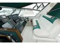 Sea Ray 390 Express Cruiser 
