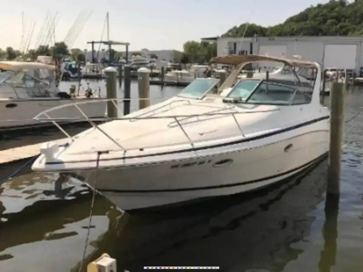 Chris Craft 328 Express Cruiser Chris Craft 328 Express Cruiser
