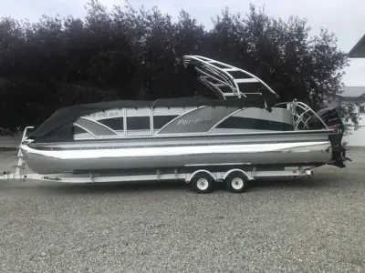 Aqua Patio 250XP Tritoon 28 