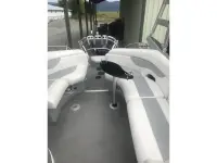 Aqua Patio 250XP Tritoon 28