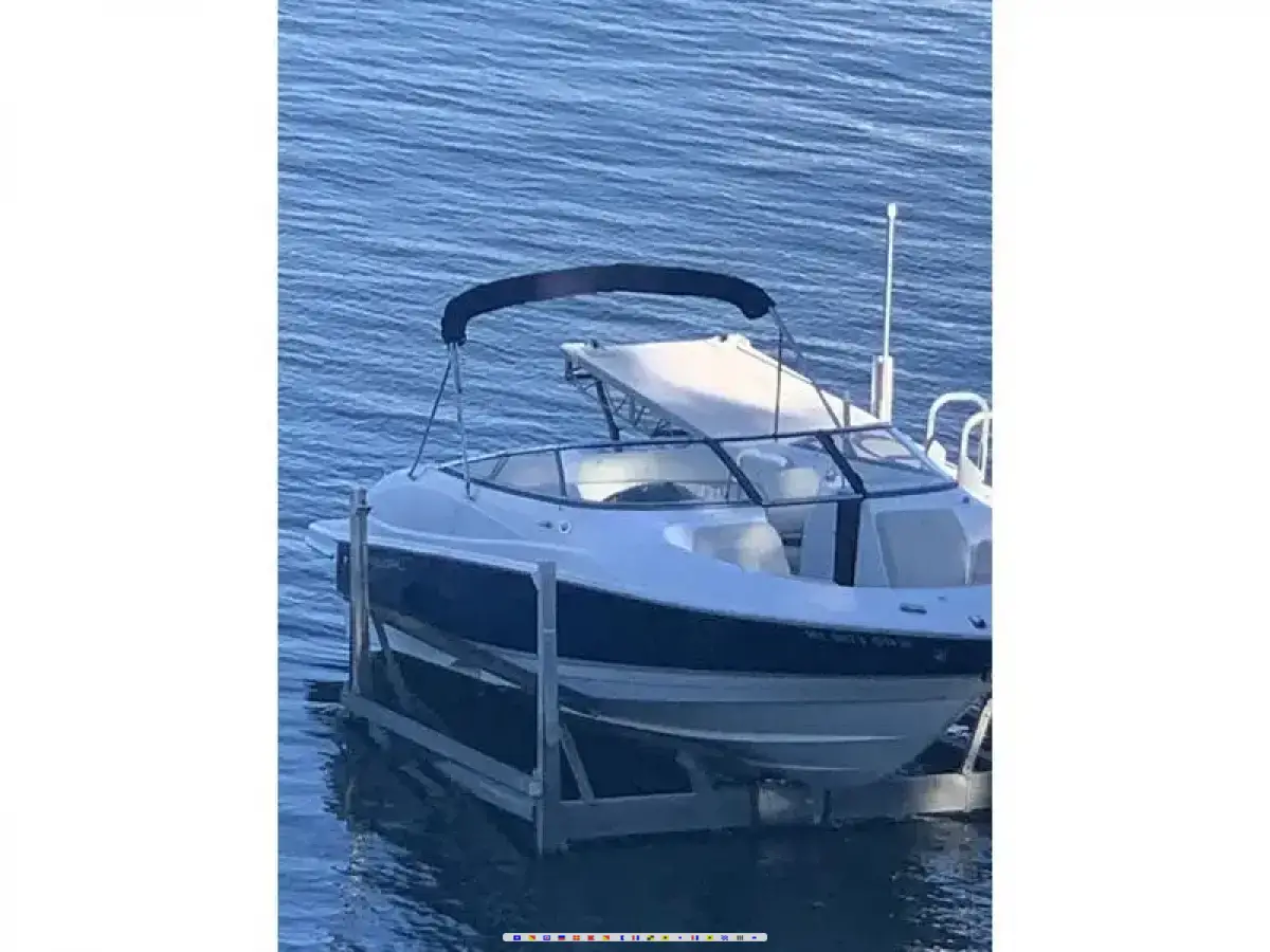 Regal 2400 bowrider 