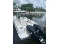 Boston Whaler Outrage 