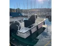 Boston Whaler Montauk 210 