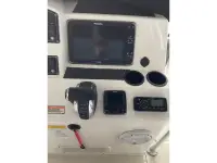 Boston Whaler Montauk 210 