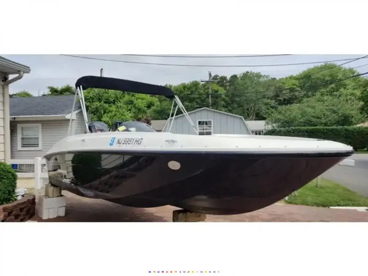 Bayliner Element XL 
