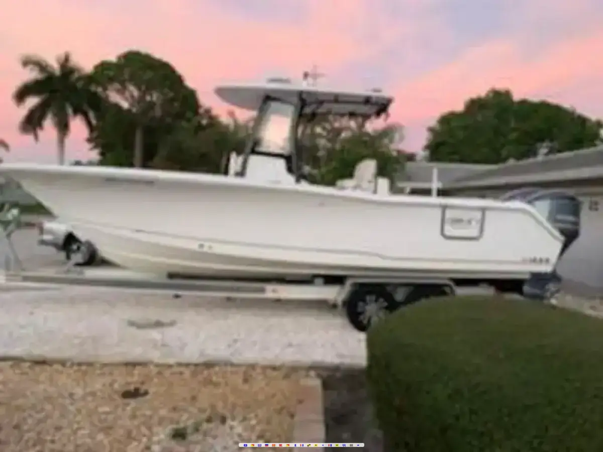 Sea Hunt Gamefish 27 Gamefish Coffin Box 