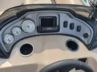 Sun Tracker Fishing Barge 20 PONTOON 