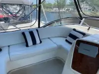 Meridian 381 Sedan Yacht