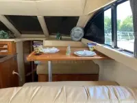 Meridian 381 Sedan Yacht