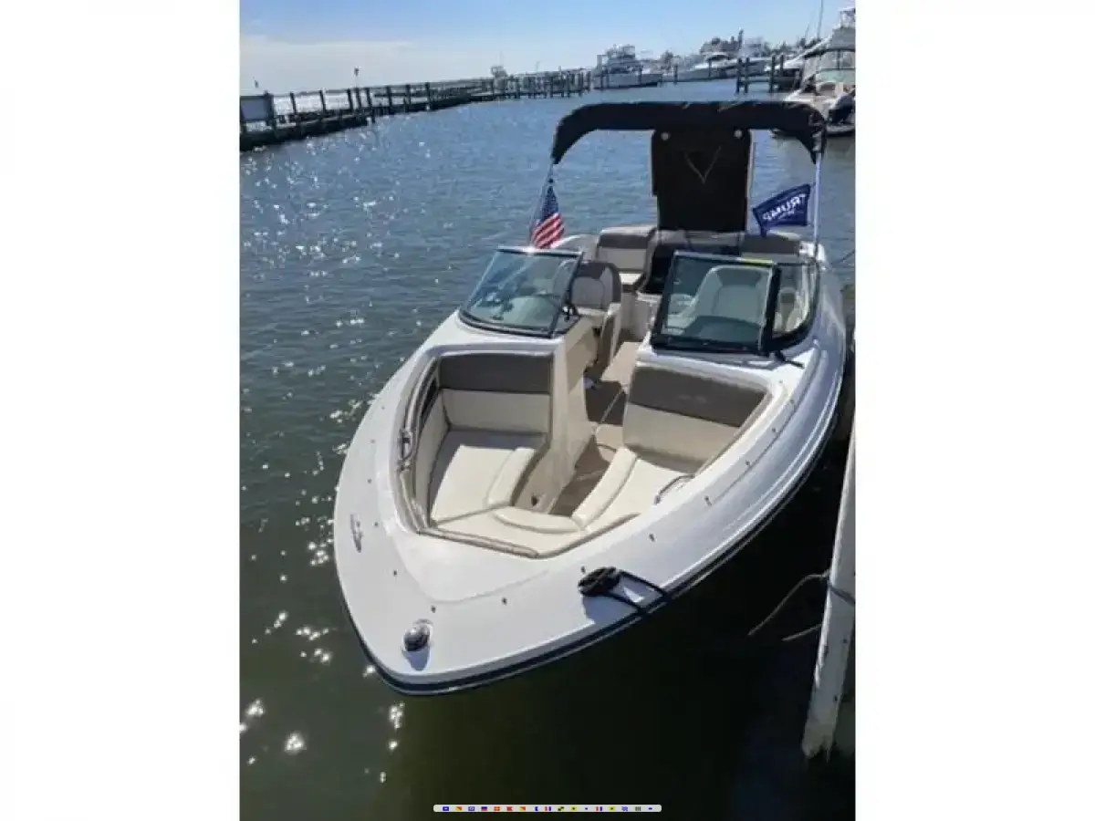 Sea Ray SLX 210 Sea Ray SLX 210