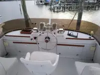 Uniflite 28 Mega 