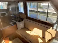 Uniflite 28 Mega 