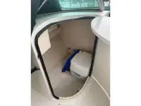 Sea Ray 220 Sundeck 