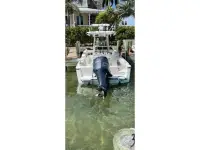 Sea Born LX24 Center Console 