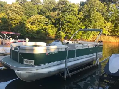 Sylvan Calais Pontoon 