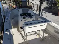 Boston Whaler Outrage 
