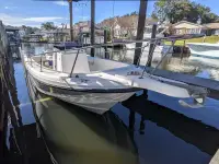 Boston Whaler Outrage 