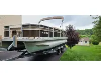 Bennington 22 SFXAPG Pontoon
