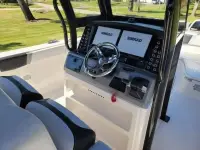 Robalo R272