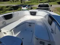 Robalo R272