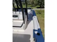 Robalo R272