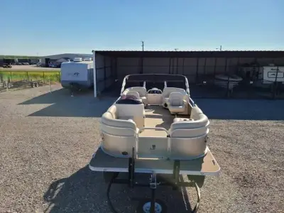 Landau Island Breeze Pontoon 