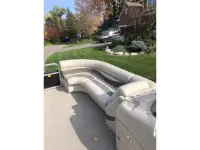 Berkshire 220 CL LTD Pontoon