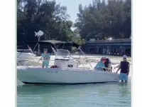 Boston Whaler 