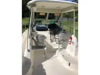 Trophy 2152 Walkaround Hardtop