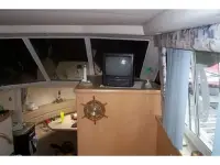Carver 325 Aft Cabin