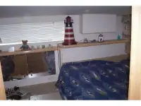 Carver 325 Aft Cabin
