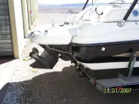Glastron DX235 DECK BOAT