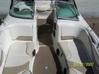Glastron DX235 DECK BOAT