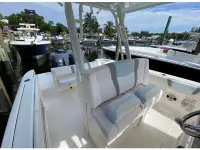 Robalo R272 