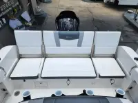 Robalo R230 