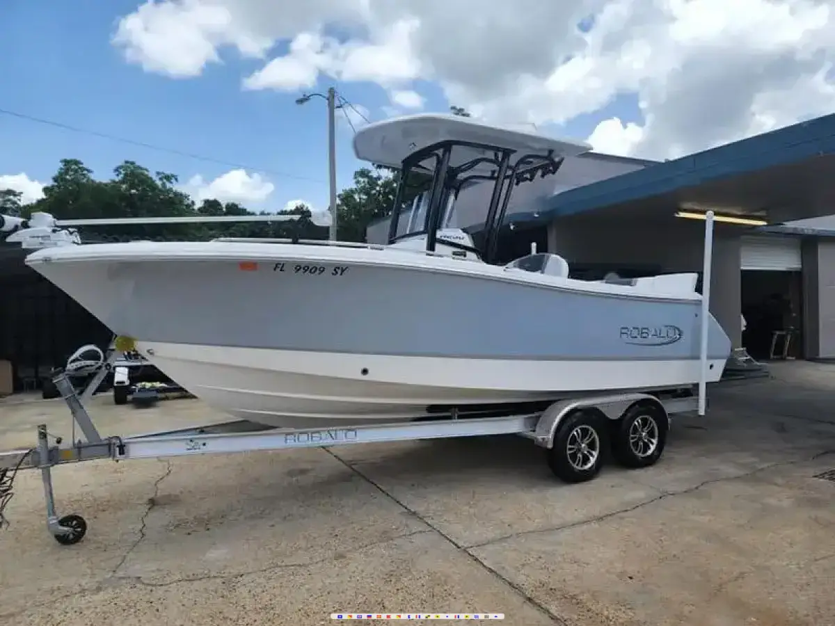 Robalo R230 Robalo R230
